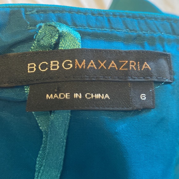 Ladies BCBG silky dress - Picture 6 of 8